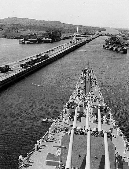 050 Panama canal 1951